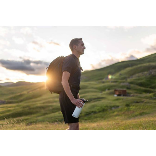 Термофляга для води CamelBak Chute Mag SST Vacuum Insulated 20oz, Koi (0,6 л) Термофляга для води CamelBak Chute Mag SST Vacuum Insulated 20oz, Koi (0,6 л)