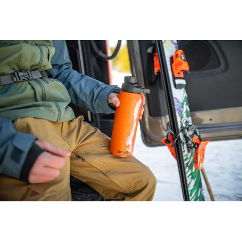 Термофляга для води CamelBak Chute Mag SST Vacuum Insulated 20oz, Koi (0,6 л) Термофляга для води CamelBak Chute Mag SST Vacuum Insulated 20oz, Koi (0,6 л)
