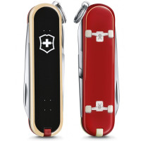 Складной нож Victorinox CLASSIC LE "Skateboarding" 58мм/1сл/7функ/цветн/чехол /ножн Складной нож Victorinox CLASSIC LE "Skateboarding" 58мм/1сл/7функ/цветн/чехол /ножн