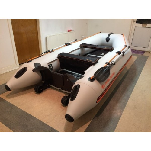 Лодка Kolibri КМ-330D_gp серии Profi, моторная, жесткий пайол купить в интернет-магазине Ellada